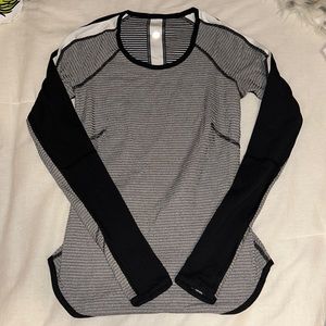 LULULEMON: Wunder Under Long Sleeve